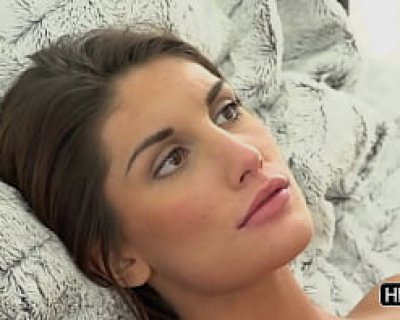 Gorgeous Babe Gets Fucked