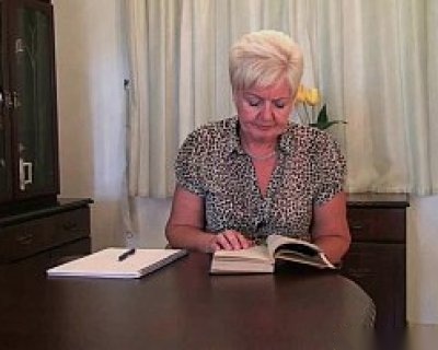 Mature whore Reads Porn Book
