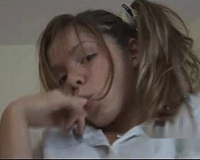 emily18 shows teen tits