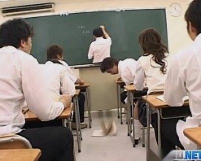 japanese got her pussy played with