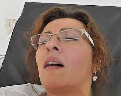 elder amateur madam clit