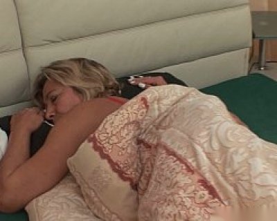 lustful lady needs to satisfy her