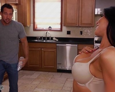 Romi Rain Gets Nailed Naughty America