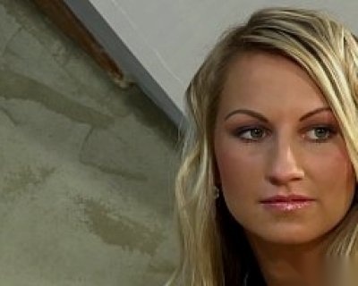 czech giving blowjob before cockriding