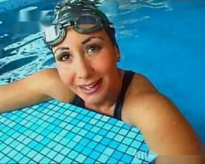 Lilliane McClelland Swims with Goggles On