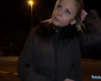 Agent Hunts For A Sexy Butt On The Street