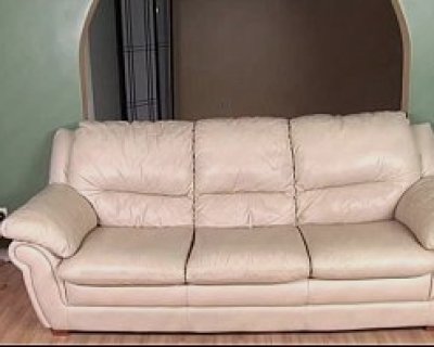 The couch is not occupied. Plain and simple.