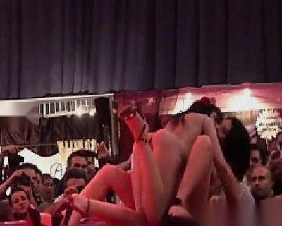 2 hotties touching each
