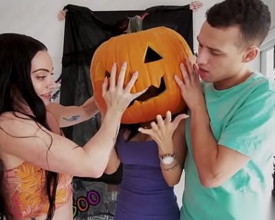Halloween Heat: Son's Pumpkin Costume Gets MILF Hot! Leila Larocco, Johnny Love, Tia Cyrus Star in Hardcore Romance