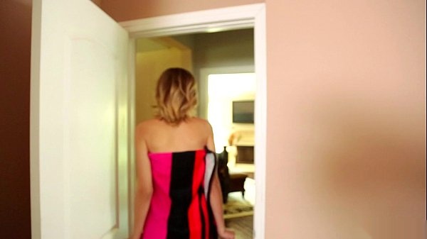 Latin MILF Syren De Mer & Redhead Scarlett Fever Dominate in Mommy's Girl's Busty Lesbian Action