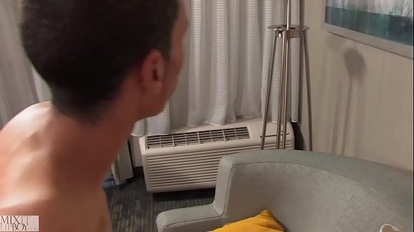 Kristopher Delgado and Mendoza Monroe Mix It Up: A Bold and Bareback Gay Encounter