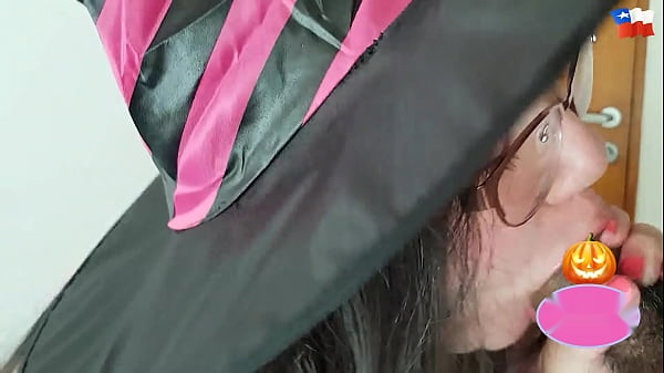 Lizren's Halloween Cosplay: Spooky and Seductive